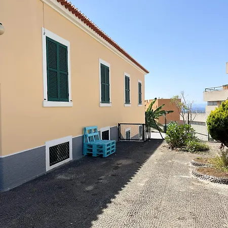 Lazareto 148 Hostel Funchal (Madeira)